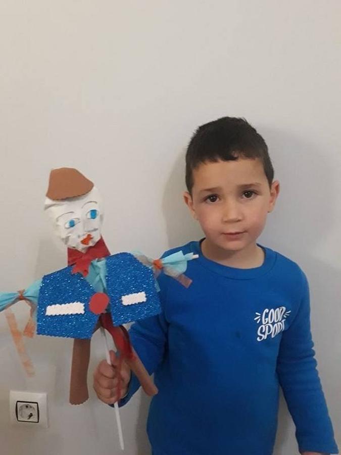 Viejas en los balcones para conmemorar este día. 