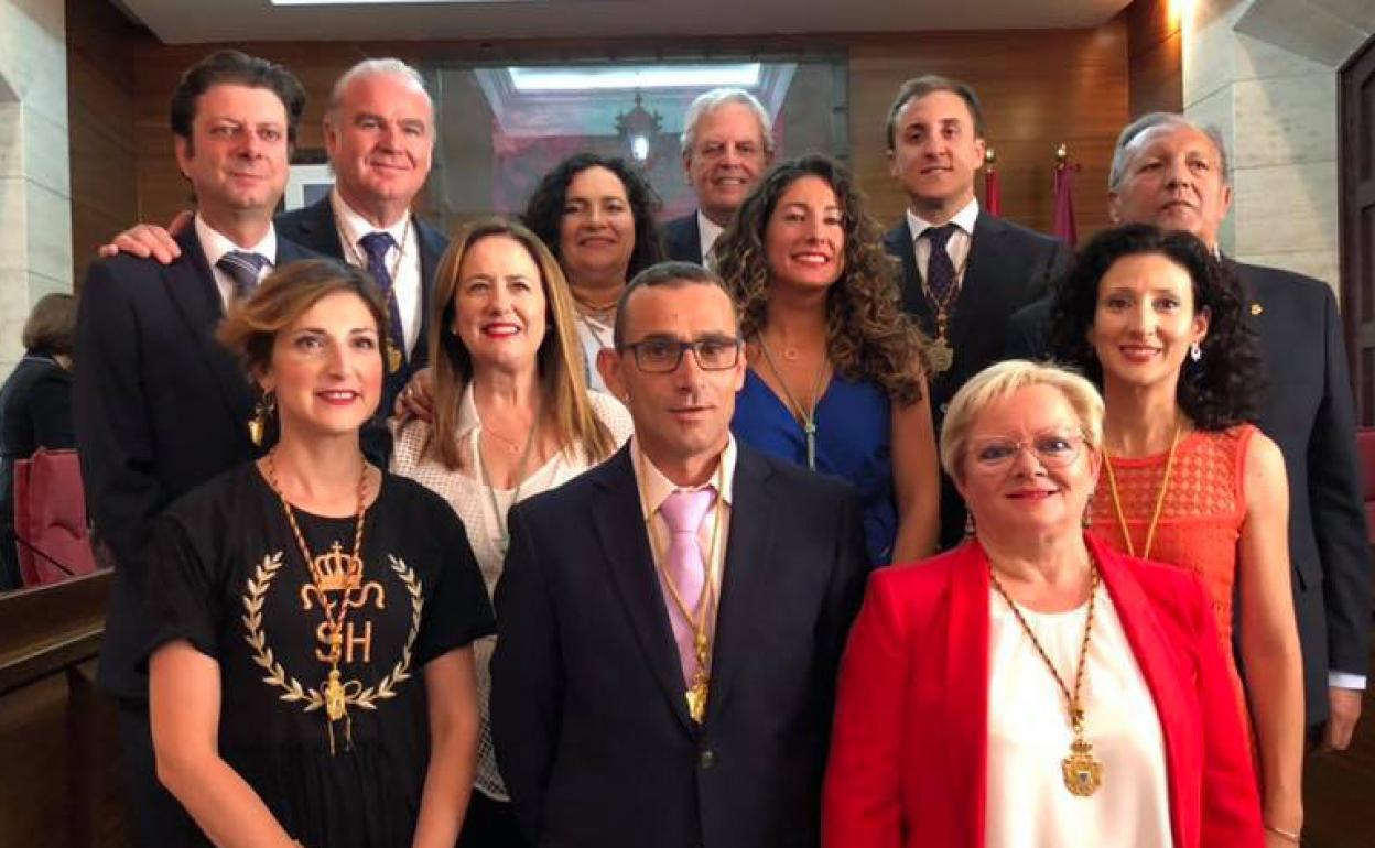 El alcalde de Vera responde a las críticas de la oposición que lo acusaba de falta de solidaridad