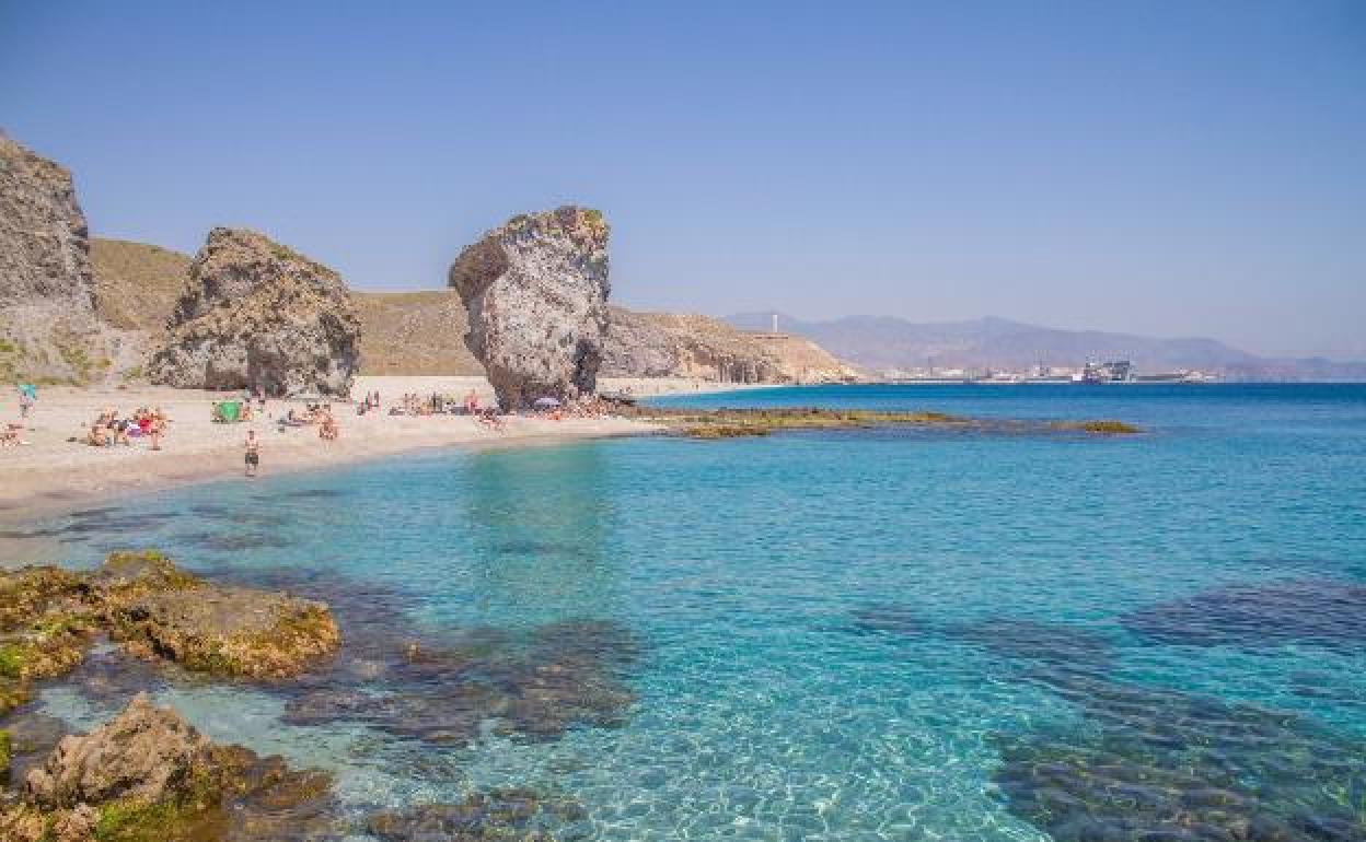 Playa de los Muertos en Carboneras. 