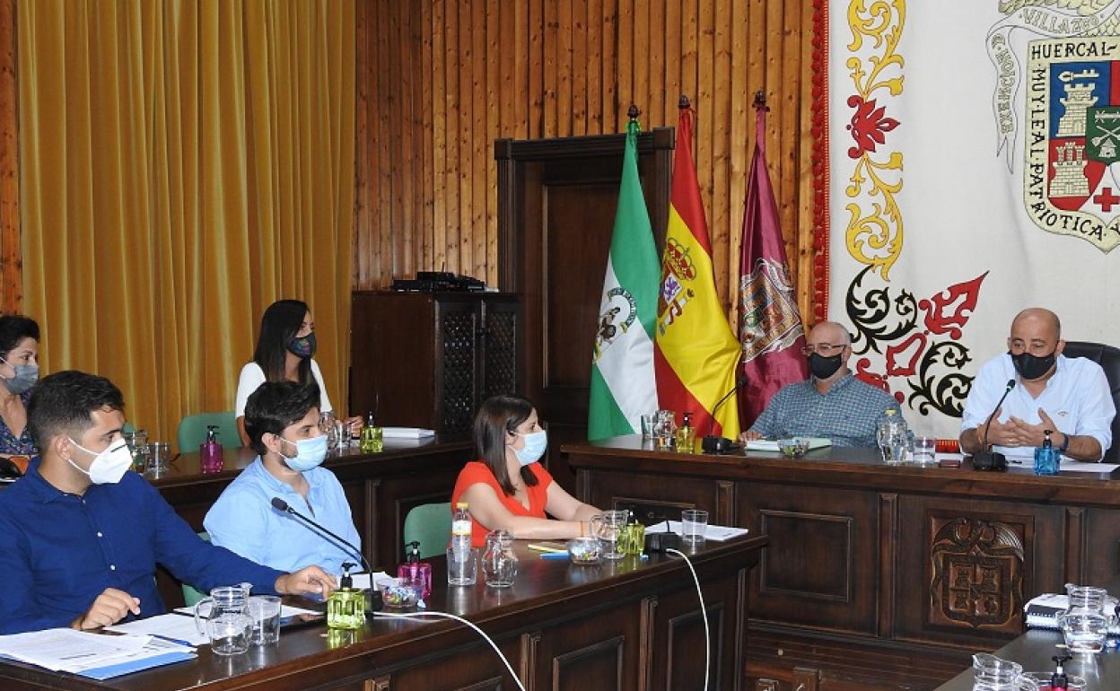 Equipo de gobierno durante el pleno de esta mañana. 