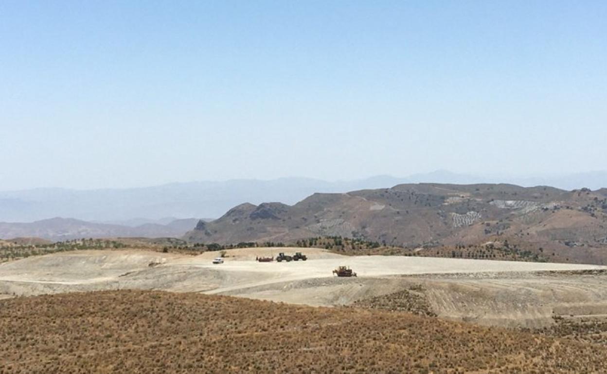 Taberno se manifiesta hoy contra una macrogranja porcina tras paralizarse la obra