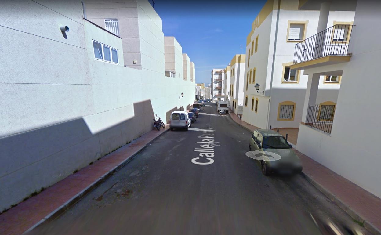 Calle de Garrucha en la que se originó el incendio.