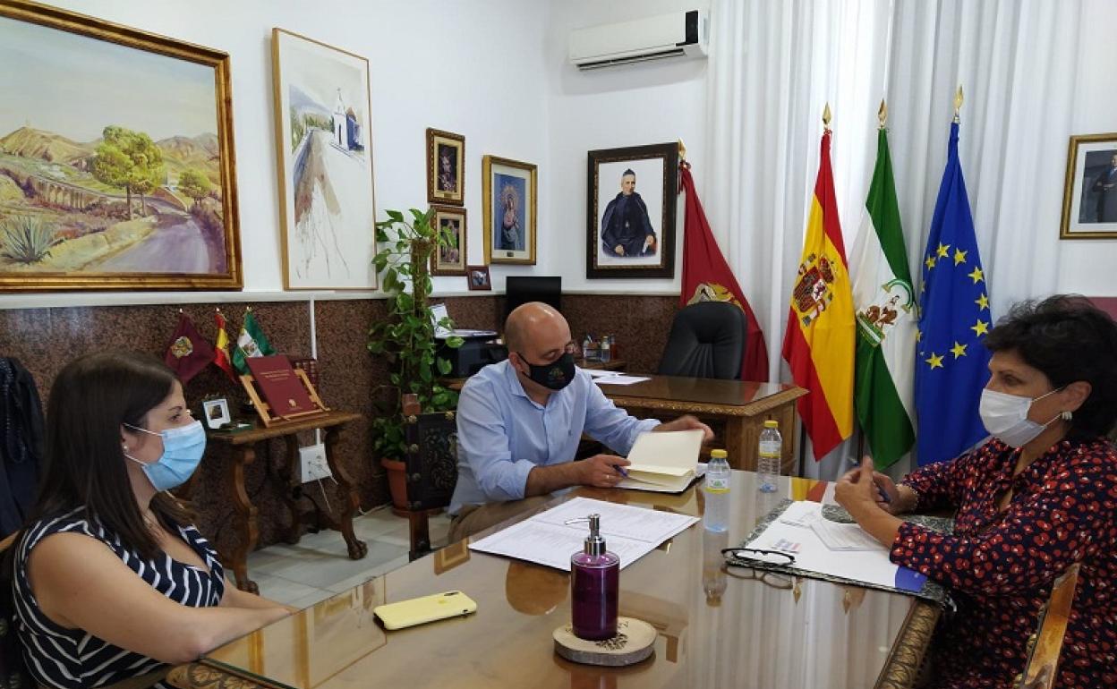 Diputación y Huércal-Overa estrechan su colaboración para incentivar el empleo