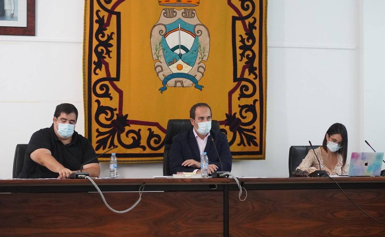 El pleno apoya una parada de bus para El Argamasón en la conexión con Almería