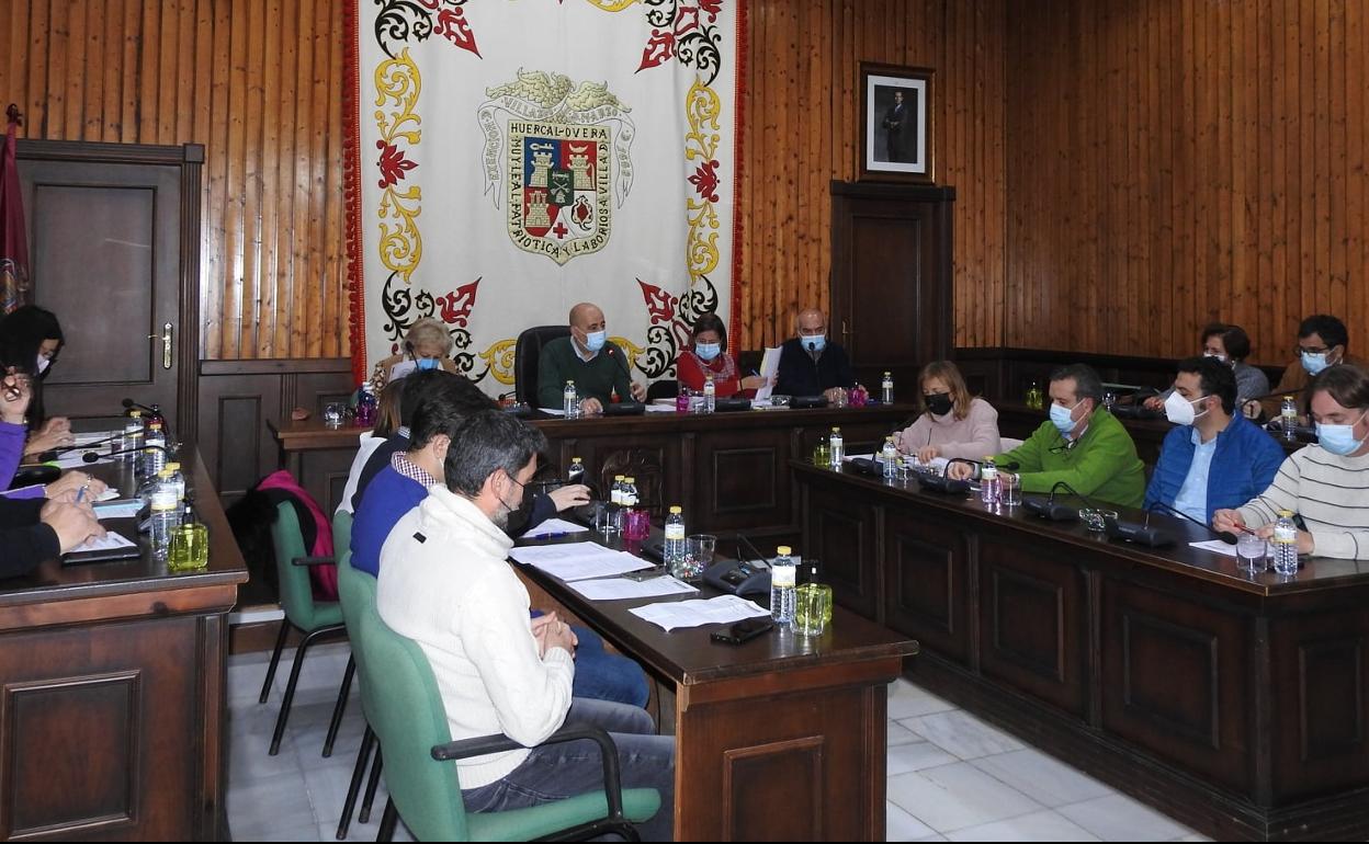 Política en Almería | El PP exige la dimisión de la portavoz socialista de Huércal-Overa «por insultar al alcalde»