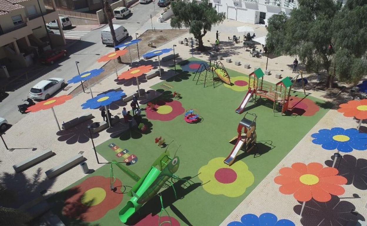 Provincia de Almería | Vera gana un nuevo parque infantil en la plaza de las Flores