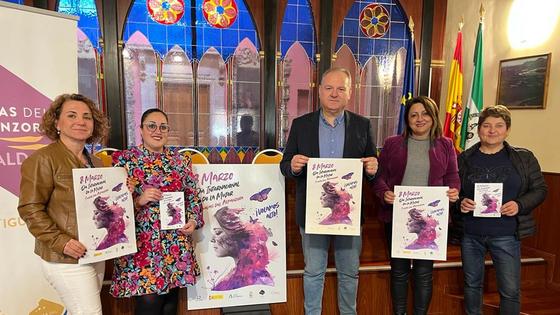 Cuevas 'vuela alto' para conmemorar el Día de la Mujer este 8 de marzo
