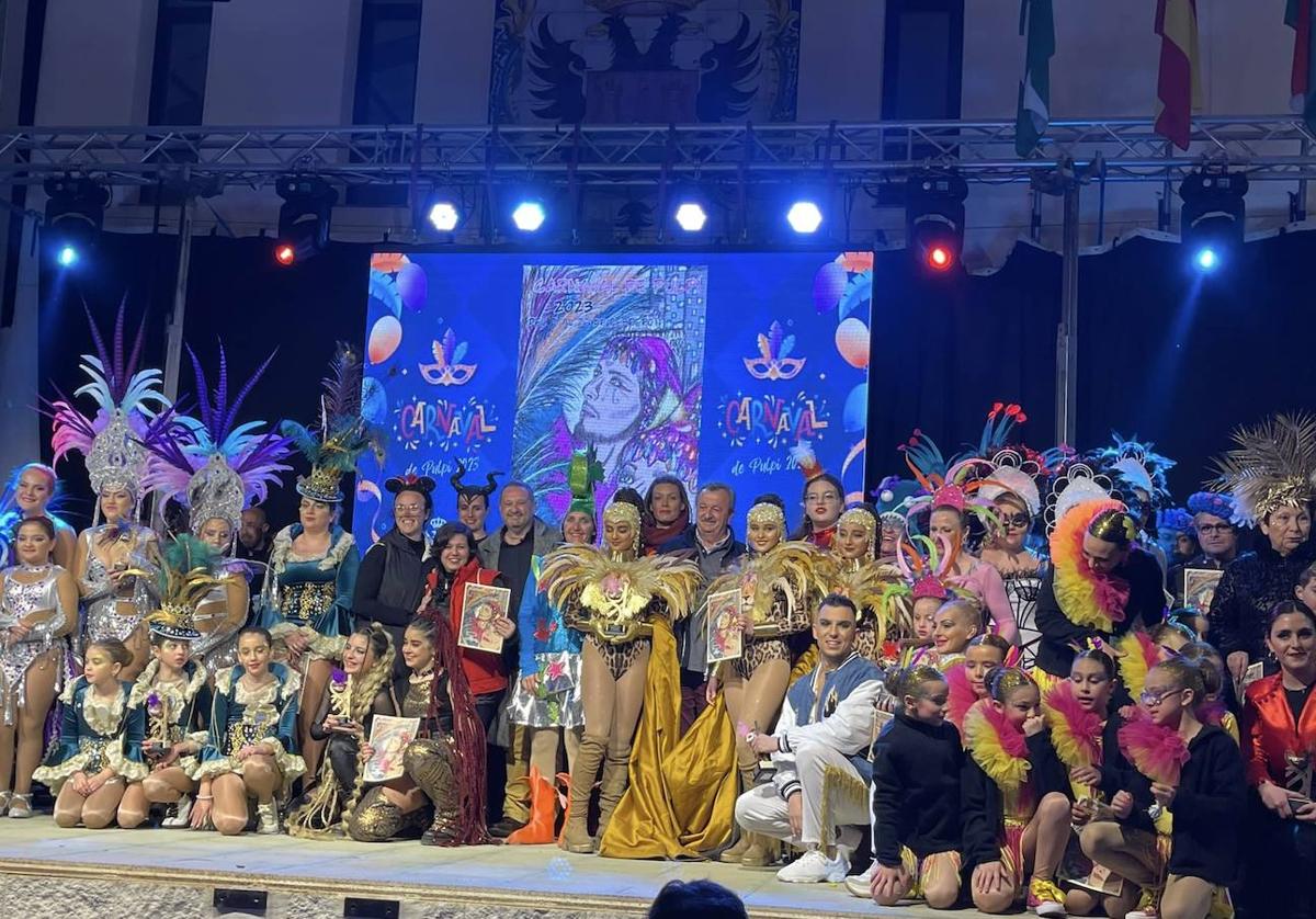 Pulpí celebra el éxito del Desfile de Carnaval con la participación de 25 peñas