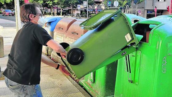 Cuevas pone en marcha una campaña para el reciclaje de vidrio en la hostelería