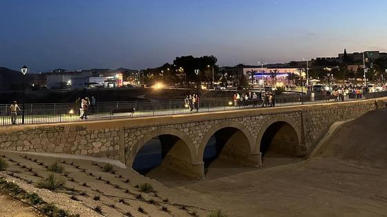 Huércal-Overa estrena el puente de San Isidro