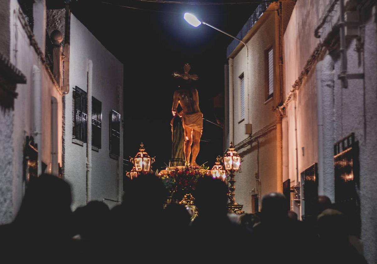 Cristo atado a la Columna encarando la calle de la Estación de Turre.