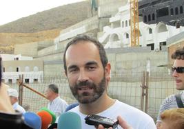 El TSJA da cinco días al alcalde de Carboneras antes de empezar a multarle por el Algarrobico