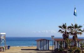 Una playa de Mojácar con badera azul, en años anteriores.
