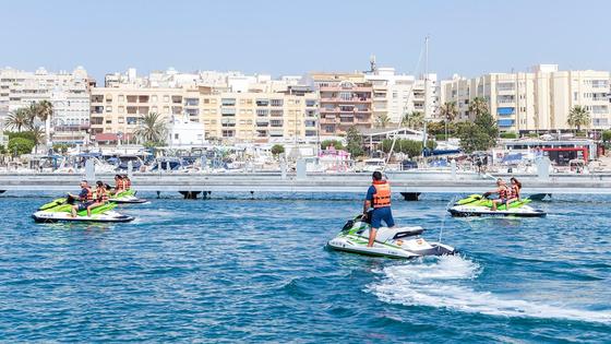 Prohíben las motos acuáticas en el puerto de Garrucha