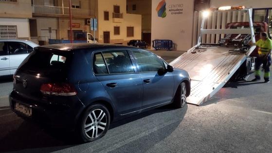El candidato de Cs en Carboneras denuncia que le han pinchado las ruedas y rayado el coche