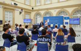 Medio centenar de alumnos de Huércal-Overa analiza las 'salidas' que les ofrece la UE