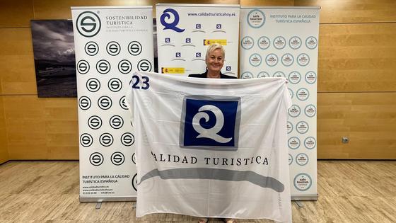 Las banderas 'Q de calidad turística' seguirán ondeando en las playas de San José y de Agua Amarga