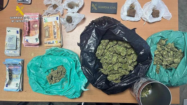 Detienen en Níjar al gerente de un local de restauración, sin licencia, por tráfico de drogas