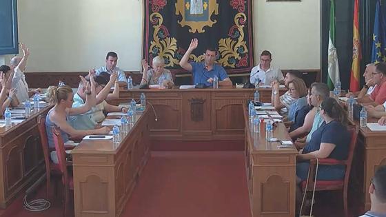 El alcalde de Níjar se compromete con los 20 trabajadores de limpieza con contratos expirados