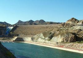 El pantano de Cuevas renueva sus órganos de desagüe para evitar fugas y catástrofes