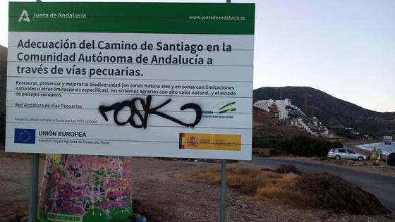 La Fiscalía abre diligencias para investigar el asfaltado de la vía pecuaria a El Algarrobico