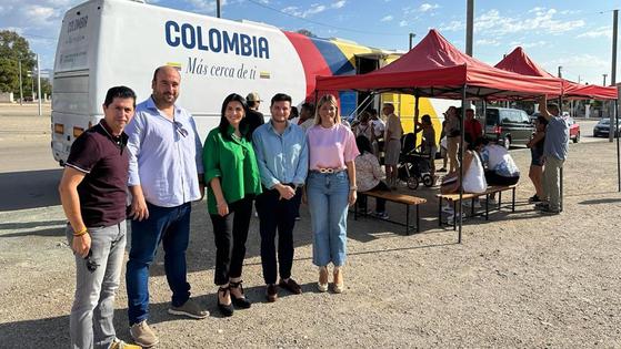 El Consulado Móvil de Colombia presta asistencia en Huércal-Overa