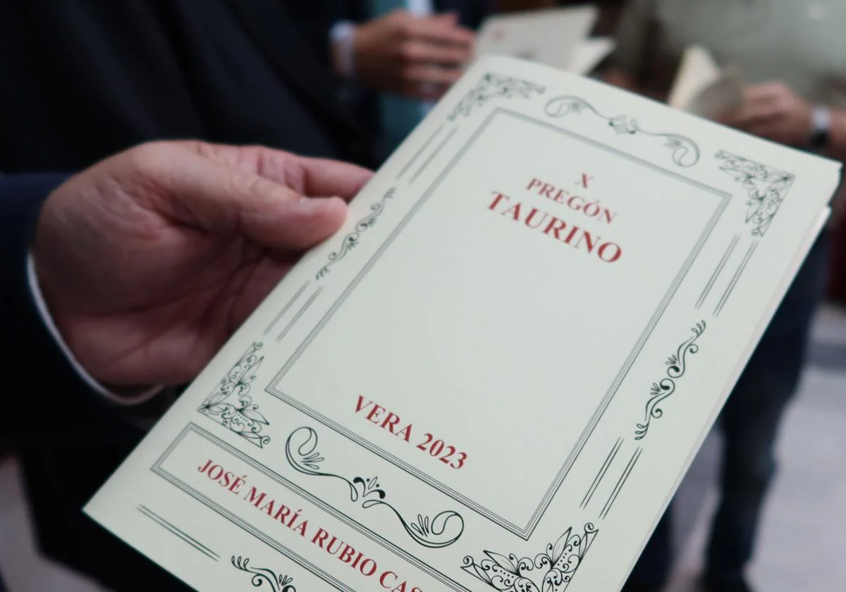 El Ayuntamiento de Vera lanza, por primera vez, una edición impresa del Pregón Taurino de Rubio Casquet