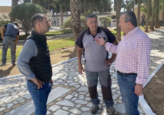 Todo preparado para el Día de Todos los Santos en el Cementerio Municipal de Pulpí