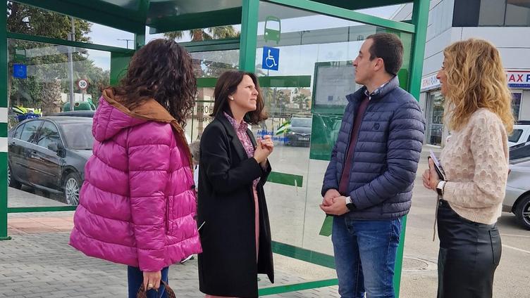 La Junta mejora la accesibilidad de 5 paradas de autobús en el Levante de la provincia