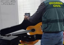 Detienen al un exempleado del Conservatorio de Cuevas por robar 14 guitarras