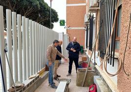 Huércal-Overa mejora la accesibilidad del Cuartel de la Guardia Civil a través del PFEA