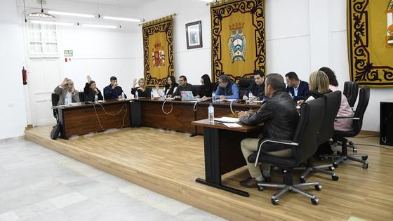 Carboneras dice a TSJA que revisará la licencia del Algarrobico «de la forma más inmediata posible»