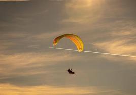 Imagen de un parapente.