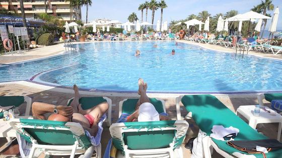 El Levante de Almería se libra de las restricciones de la Junta para piscinas