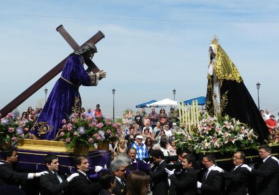 Mojácar celebra el Via Crucis desde la parroquia