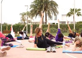 Vera estrena un parque de ocio con calistenia y zona de mayores en la Charca del Gato