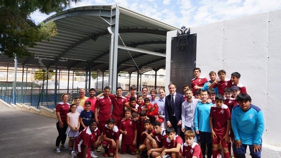 Vera inaugura la cubrición y la nueva pavimentación del Polideportivo Municipal «Nino»