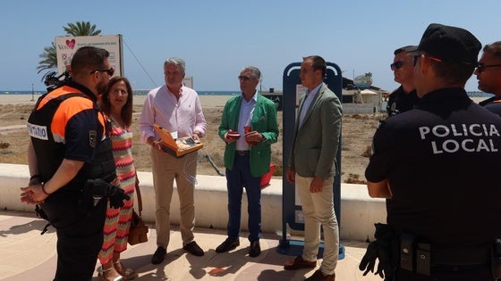 El Ayuntamiento de Vera continúa implantando puntos de cardio protección en su municipio para blindar el corazón de sus vecinos