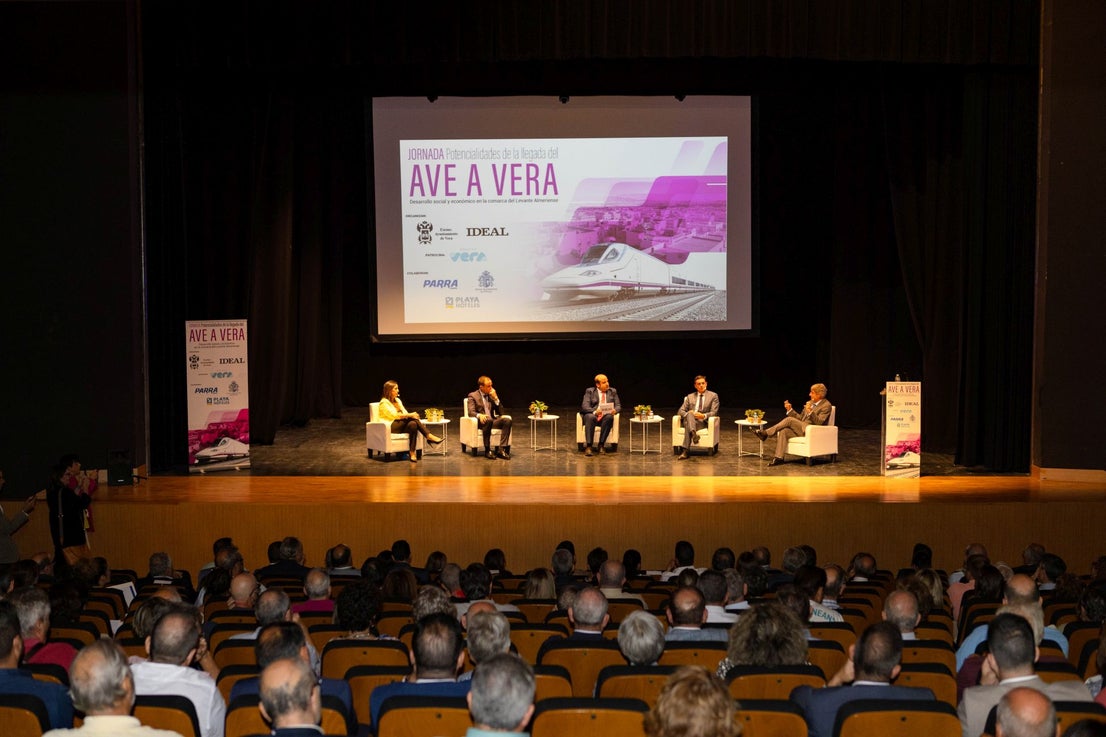La jornada del AVE en Vera, en fotos