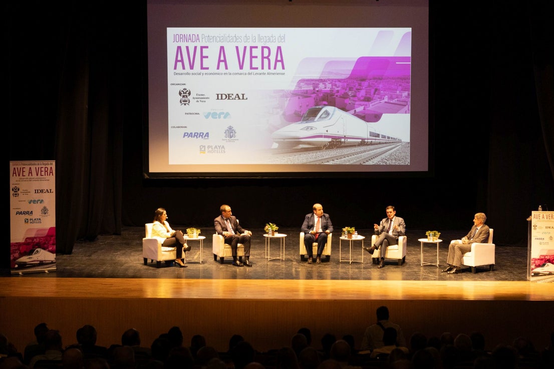 La jornada del AVE en Vera, en fotos