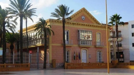 Carboneras pide detener plazos sujetos a multa para informar del Algarrobico al no tener secretaria
