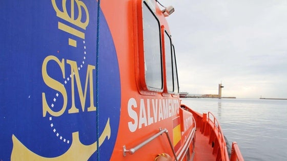 Rescatados 31 varones de una patera localizada a 19 millas de la costa de Garrucha