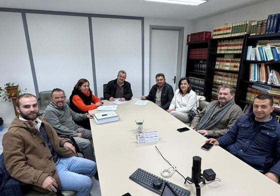 Momento de la firma del acuerdo de colaboración.