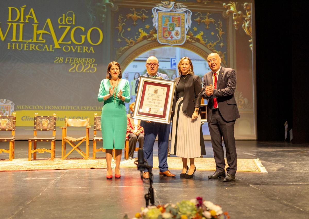 Imagen secundaria 1 - Huércal Overa celebra 357 años de villazgo con distinciones y homenajes