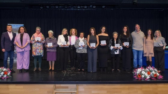 Ocho mujeres son reconocidas por su trayectoria en la 1ª Gala «La Mujer Carbonera como Referente»