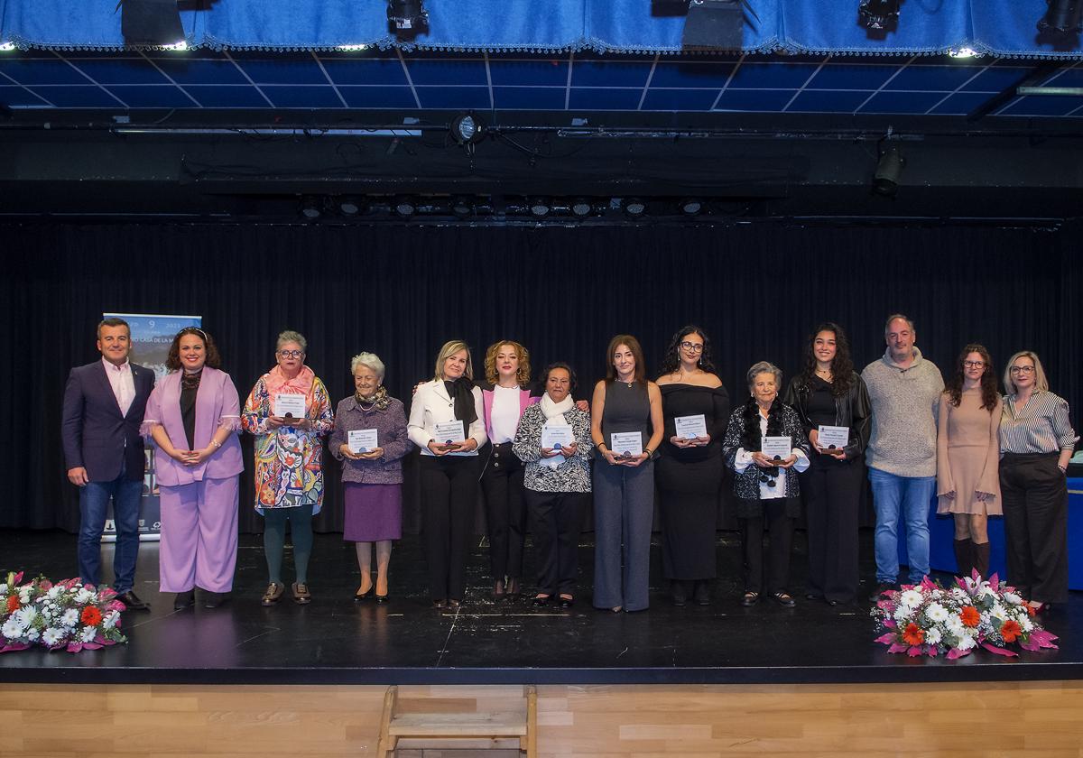 Ocho mujeres son reconocidas por su trayectoria en la 1ª Gala «La Mujer Carbonera como Referente»