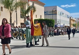 Cerca de 300 veratenses participan en la jura de bandera civil de La Legión