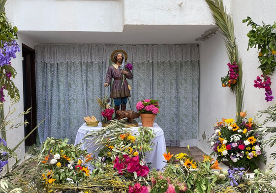 Mojácar celebra San Isidro y anima a las mojaqueras a lucir el traje tradicional