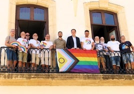 Vera conmemora el Día Internacional del Orgullo LGTBI y reivindica «el derecho a ser»