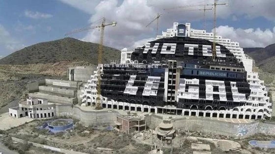 La Junta se persona en la expropiación de El Algarrobico tras más de 5 meses «sin información» del Gobierno